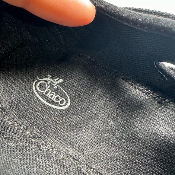 Chaco Outcross Trail Kids Closed Toe Sandals Gray Red Size 3 - Picture 9 of 10